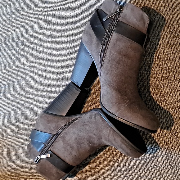 LimeLight "Jena" Vegan  (Heel is a coffee brown/looks light 1st pi - Picture 4 of 10